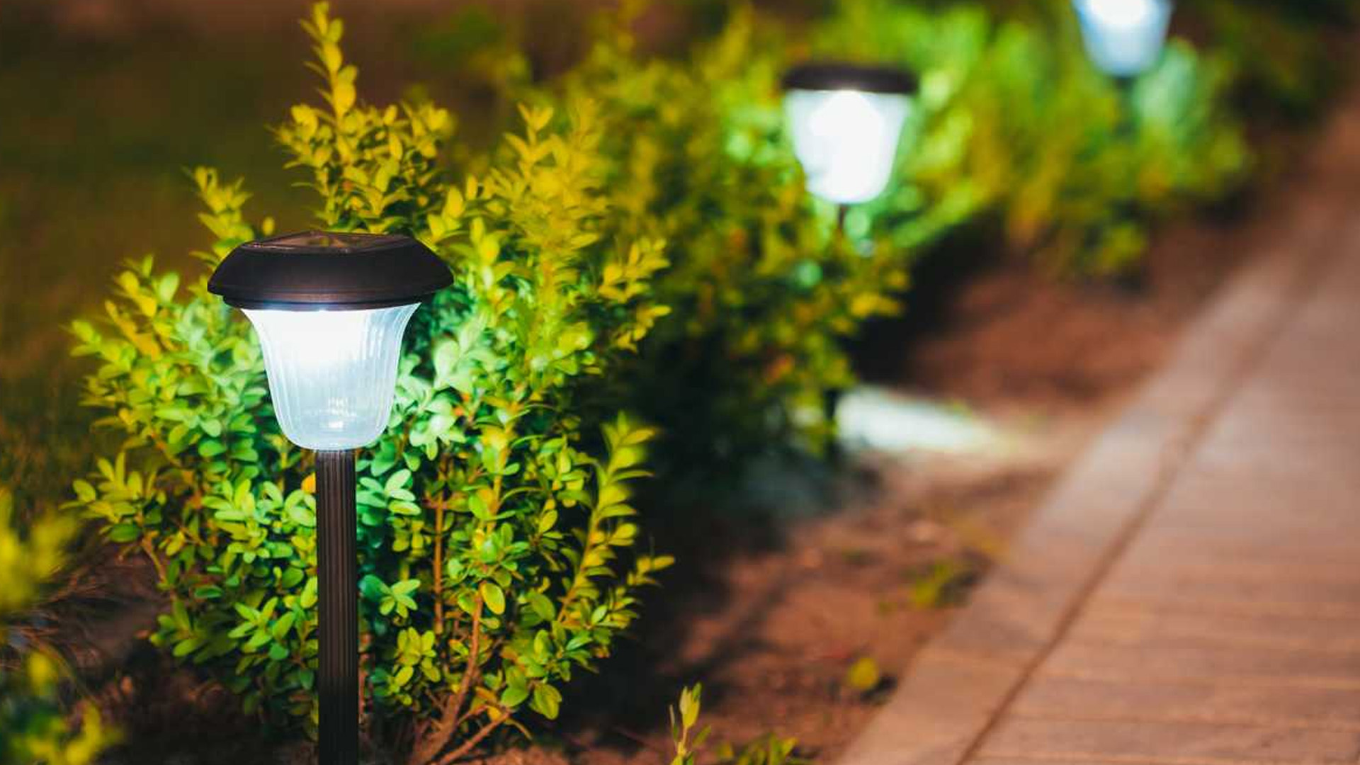 E bom Solar flood and street lights