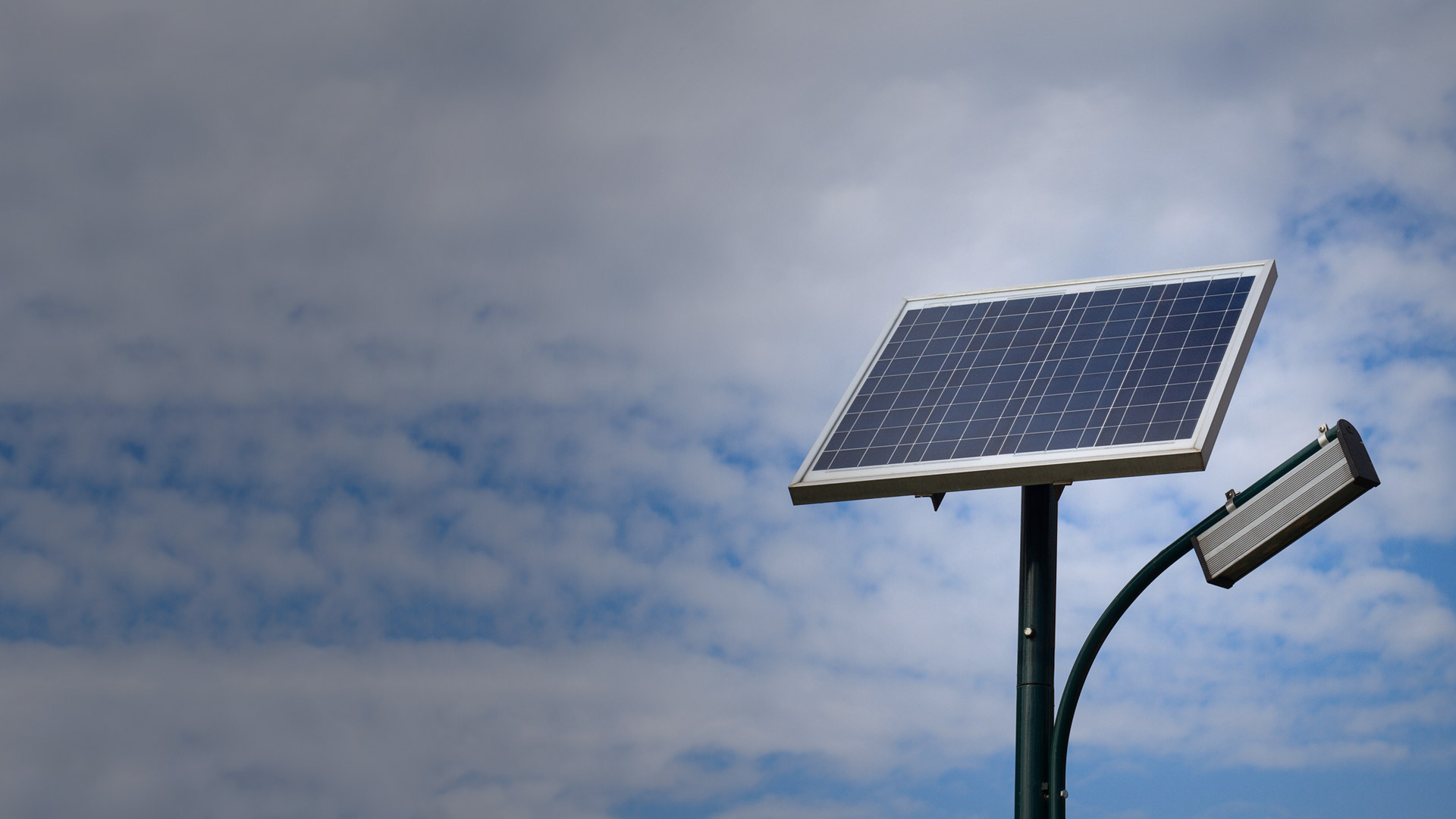 E bom Solar flood and street lights
